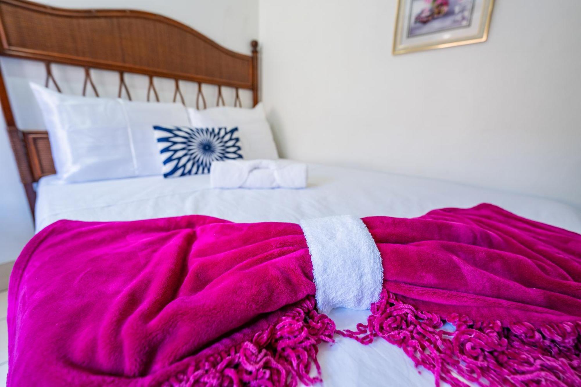 Deyna'S City Inn St. George's Номер фото