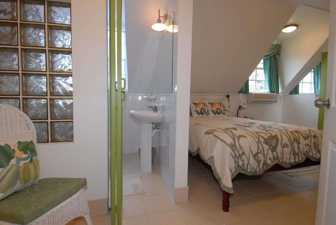 Deyna'S City Inn St. George's Экстерьер фото