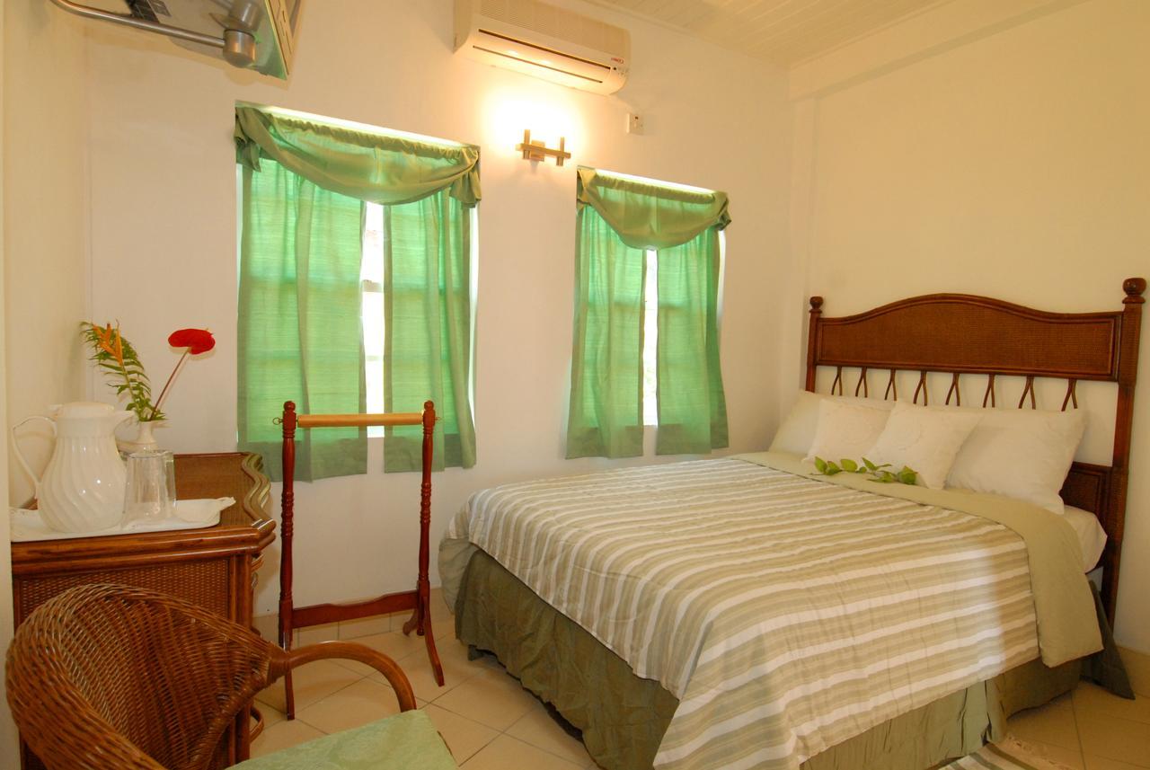 Deyna'S City Inn St. George's Экстерьер фото