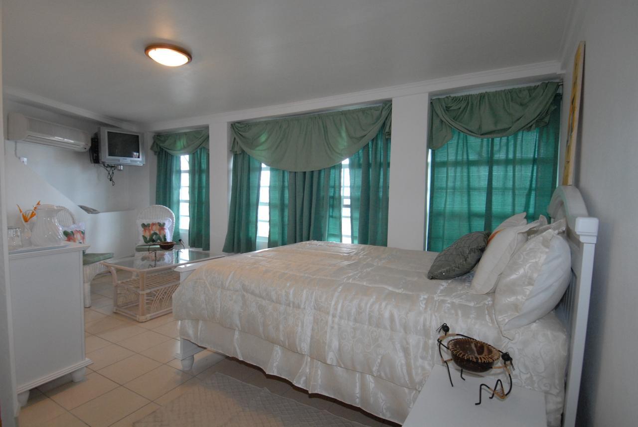 Deyna'S City Inn St. George's Экстерьер фото